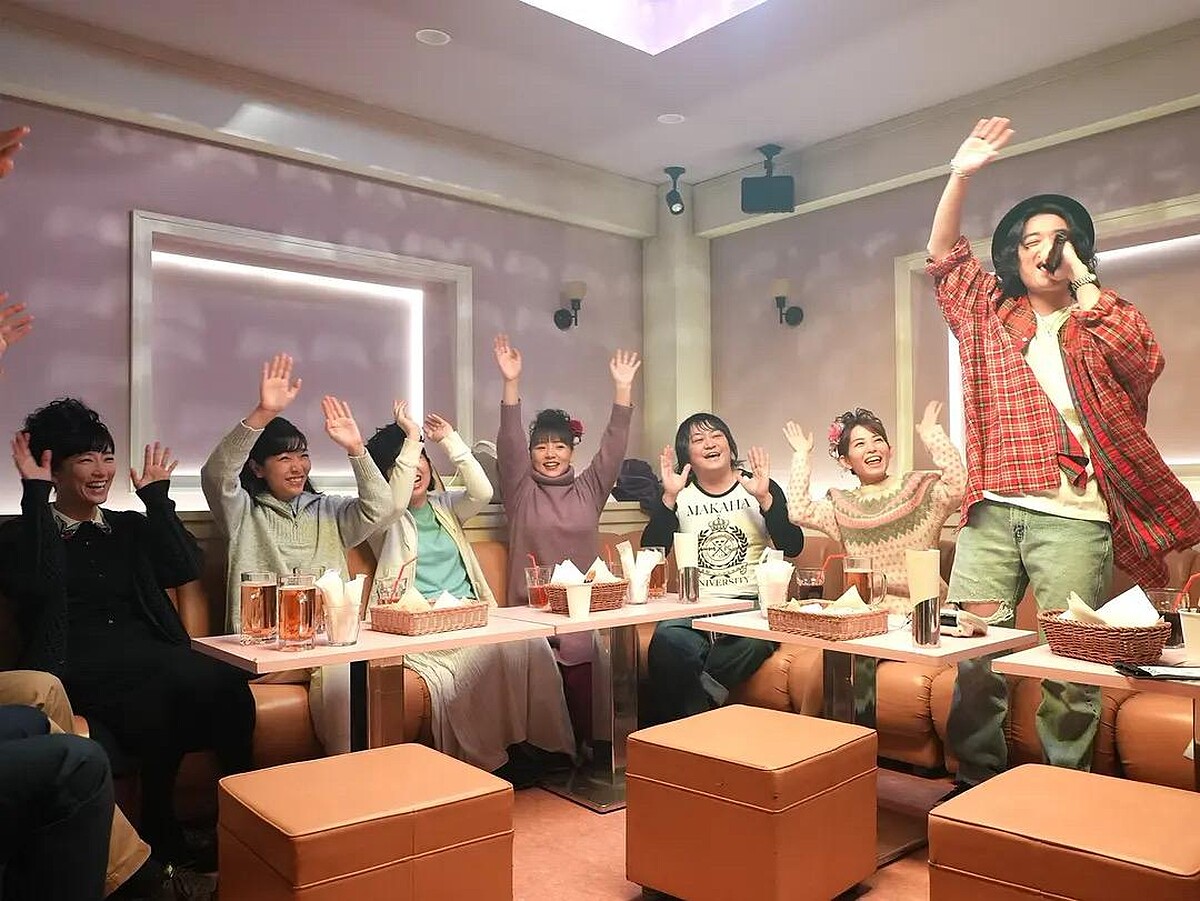 成年禮的 KTV 聚會。