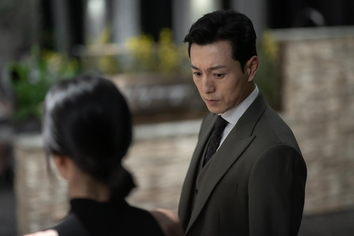 鄭星一飾演愛慕文同珢到窒息卻又不失格的霸總河度領