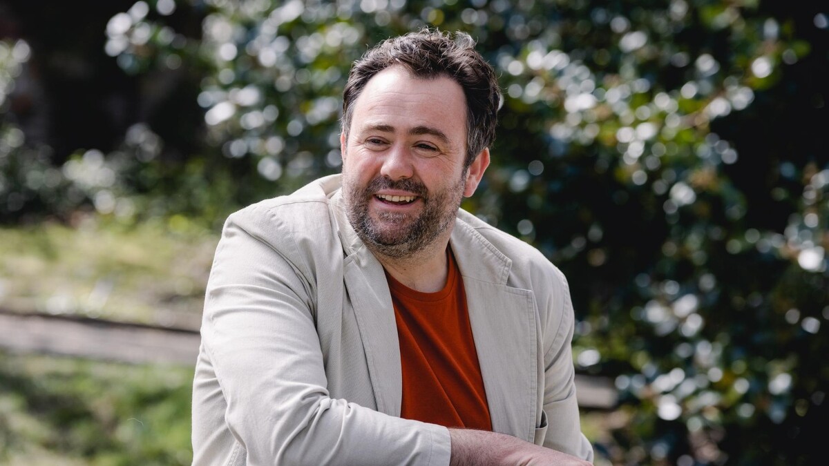 塞林‧瓊斯（Celyn Jones）飾演《杏仁與海馬》喬。