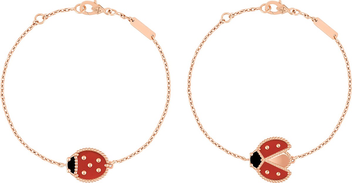 Lucky Spring手鍊，閉起翅膀的瓢蟲(玫瑰金、紅玉髓、縞瑪瑙)；張開翅膀的瓢蟲(玫瑰金、紅玉髓、縞瑪瑙)。
