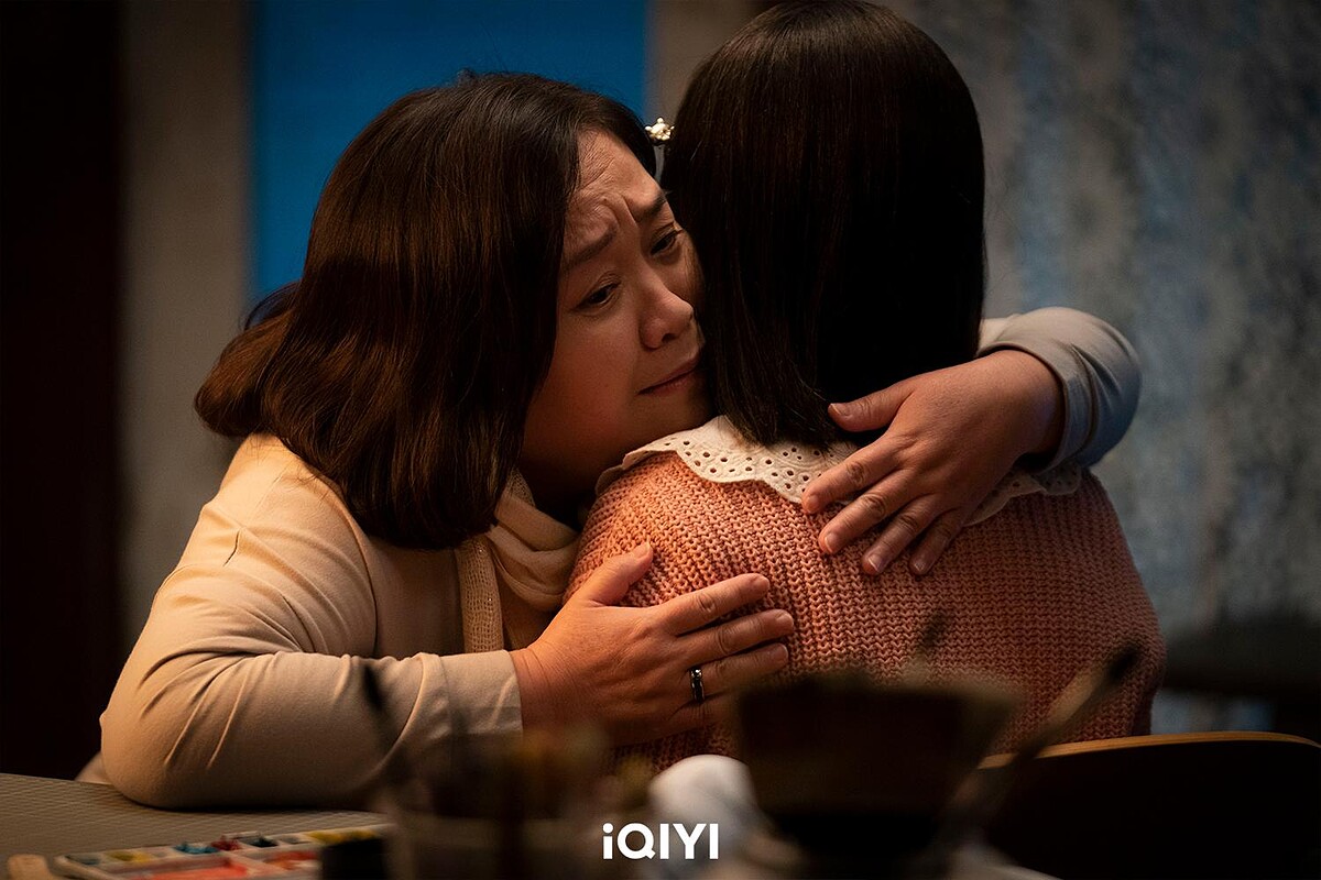 鍾欣凌繼《婆婆》之後又搞丟女兒啦！與仿真娃娃對手戲令人起雞皮疙瘩。