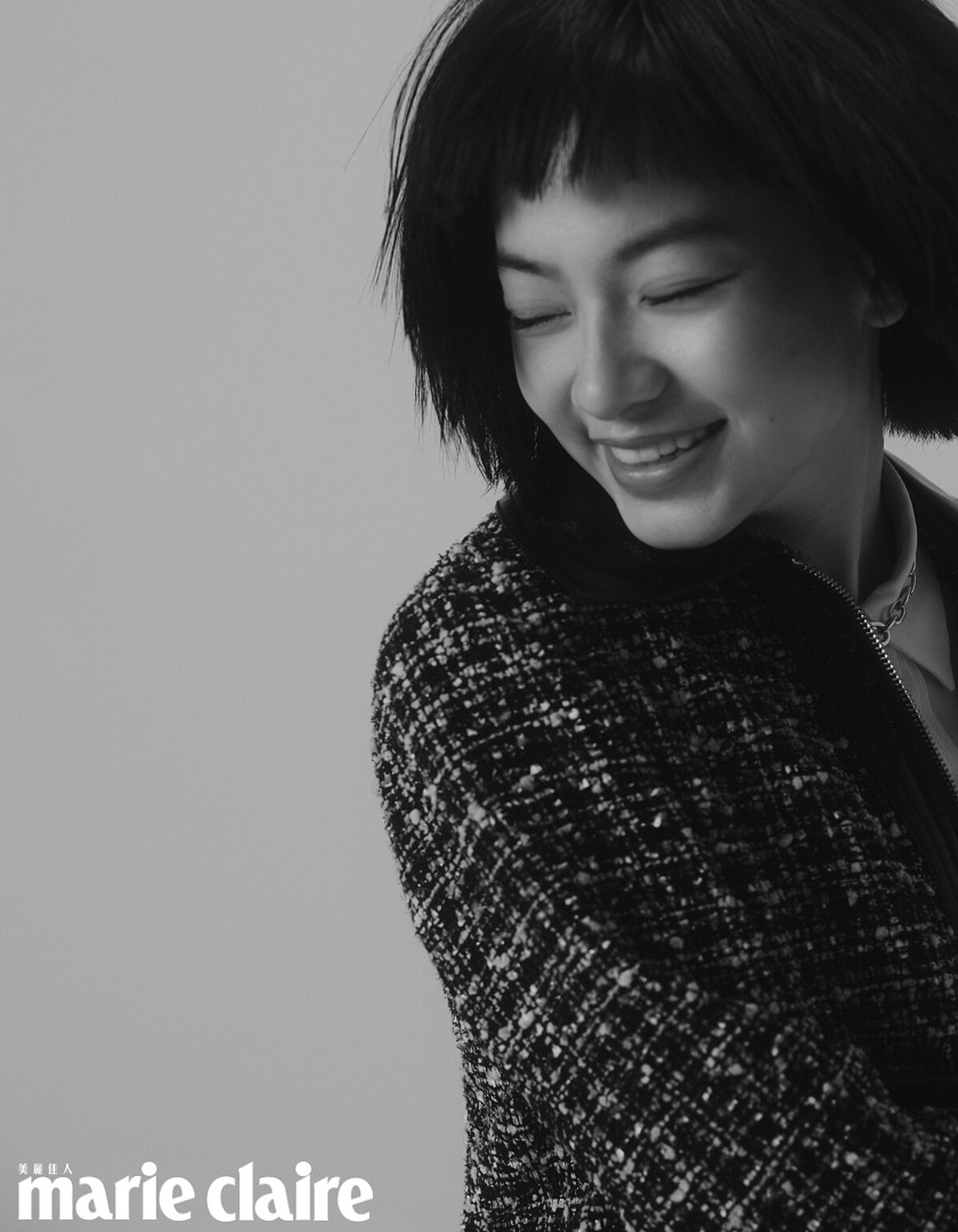 粉彩粗花呢西裝外套、真絲混紡襯衫、粉彩粗花呢短裙，all by MAX&C。