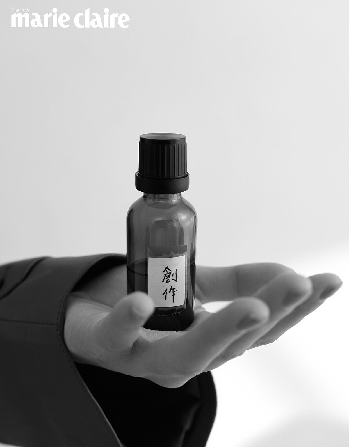 紅色皮革風衣，by Tod&rsquo;s。