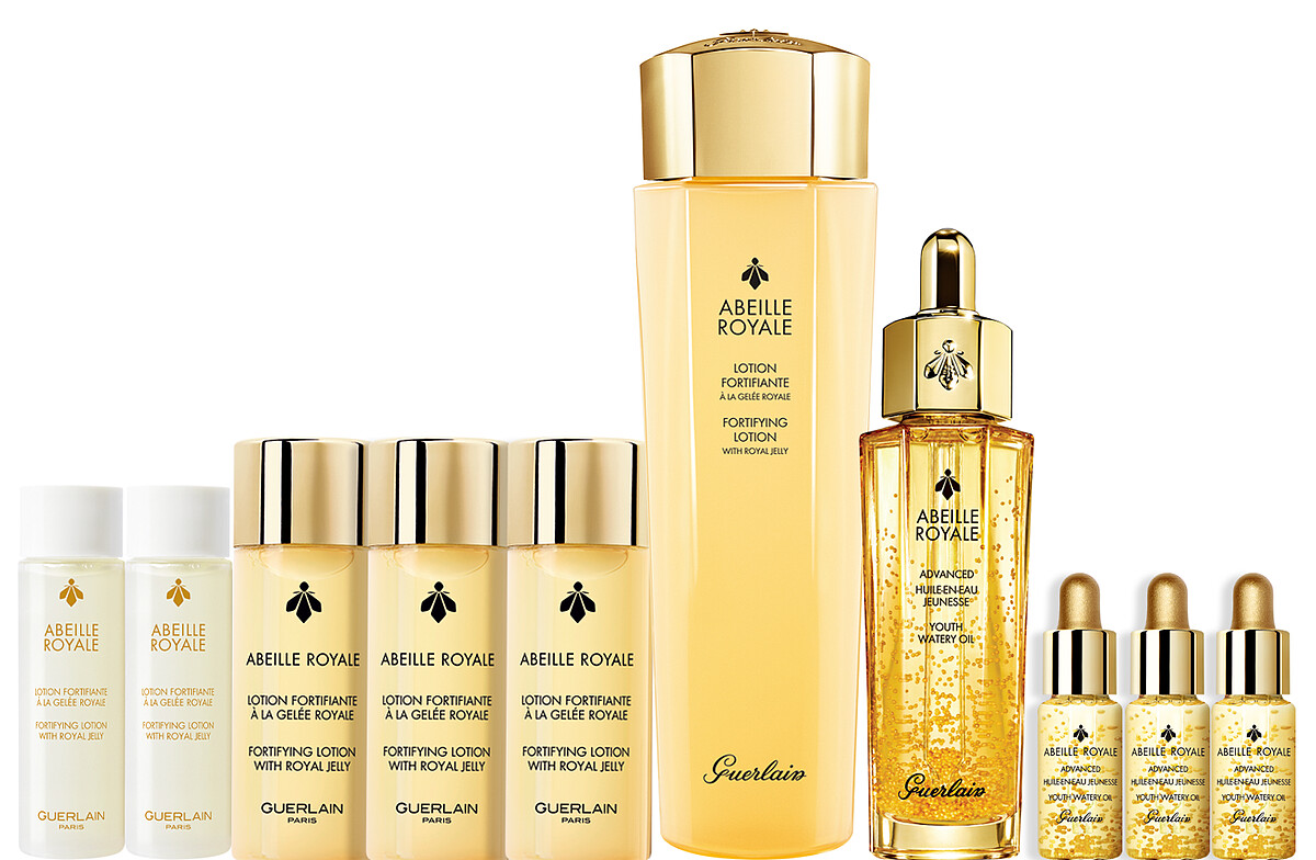 皇家蜂王乳蜜露300ml (150ml正品+40ml*3+15ml*2)、皇家蜂王乳平衡油 45ml (30ml正品+5ml*3) *詳細組合內容請洽各百貨法國嬌蘭專櫃。