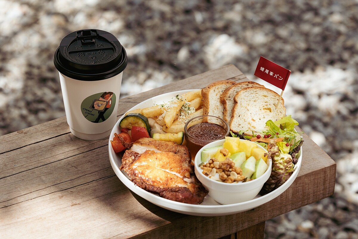 Corner Square 咫尺角落選用蜷尾家パン的黑橄欖麵包，作為早午餐中的主食搭配。