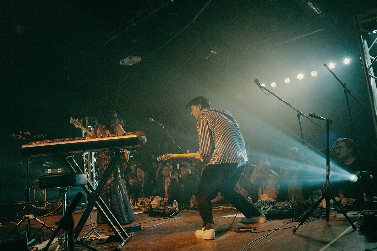 大象體操吉他手凱翔(右)