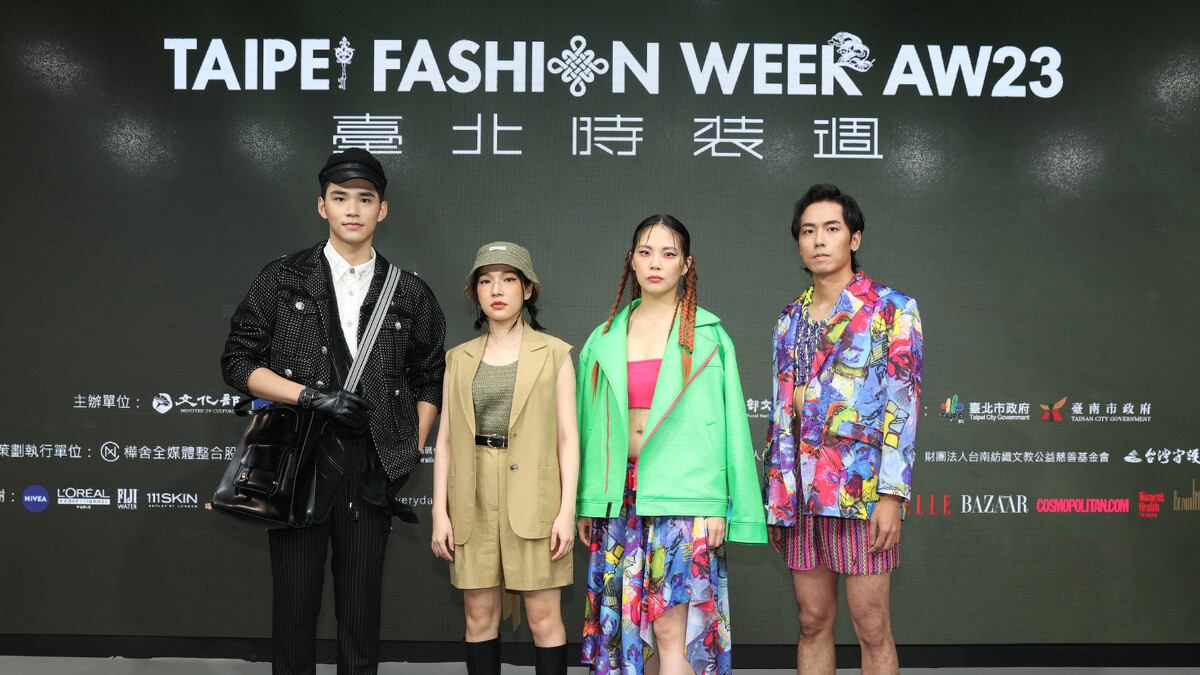 走秀嘉賓（左起王品澔、AmazingTalker Show主持人Sandra及七分編、萬秀洗衣店金孫張瑞夫）