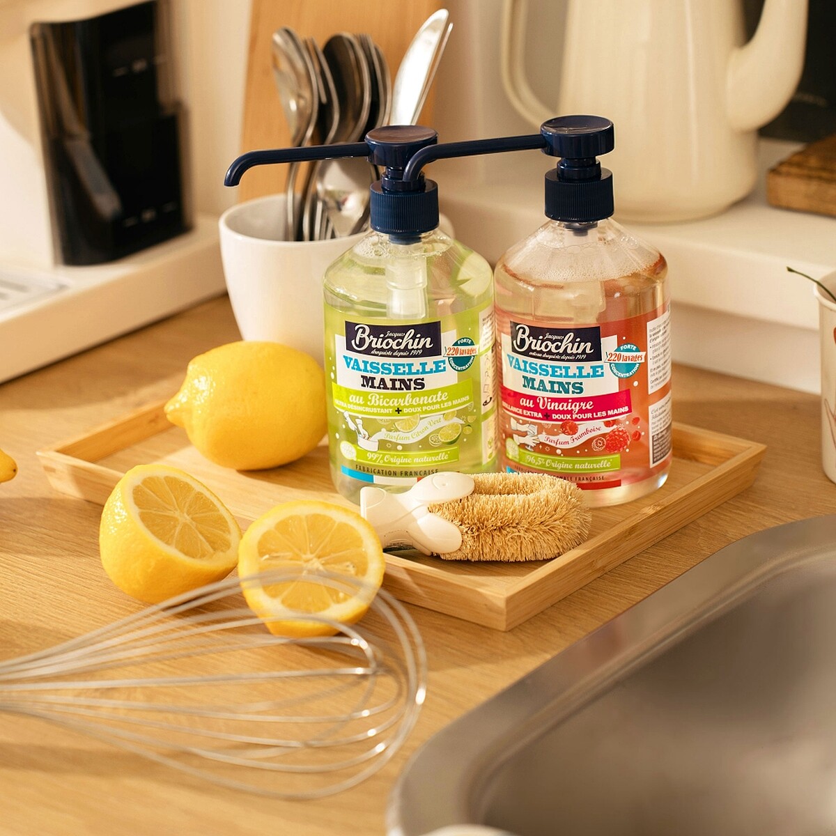 Jacques Briochin藍牌碧歐馨護手洗碗精產品情境圖。