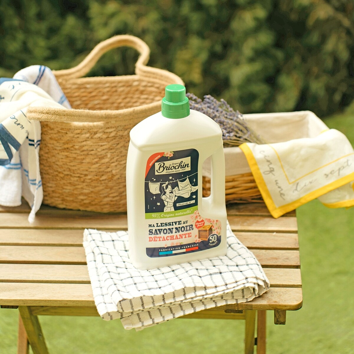 Jacques Briochin藍牌碧歐馨亞麻籽花香洗衣精(花香去漬)2270ml，NT680