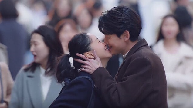 《浪漫速成班》街頭之吻