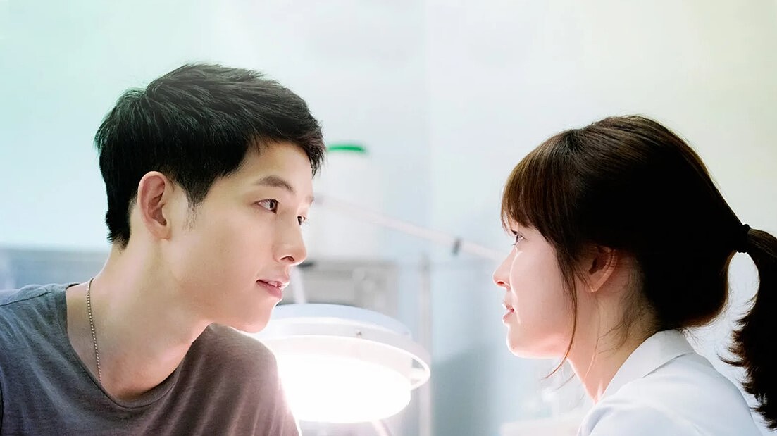 《太陽的後裔》宋仲基(左)、宋慧喬(右)