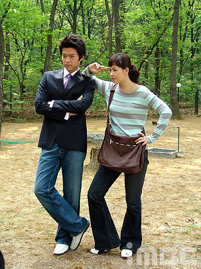 《我叫金三順》玄彬(左)、金宣兒(右)