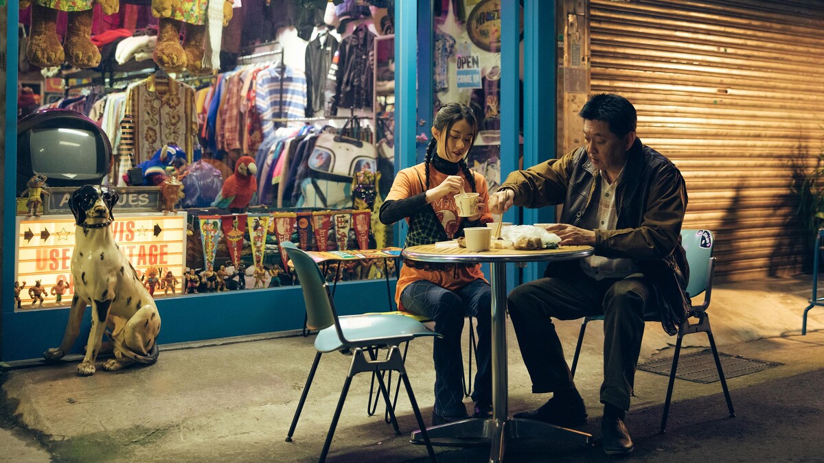 庹宗華(右)在《模仿犯》中與邱偲琹(左),有動人的親情橋段