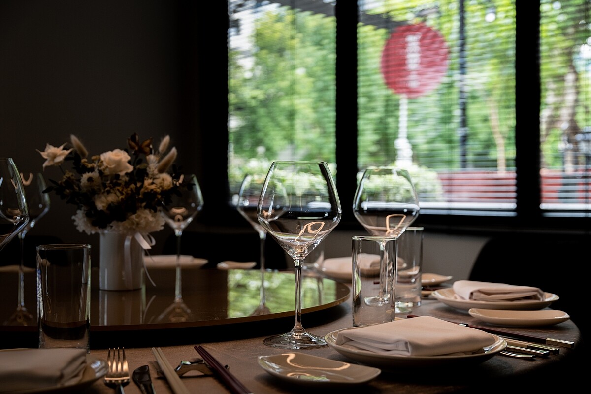 汲取私廚模式中隱密性高、限定人數的優點。