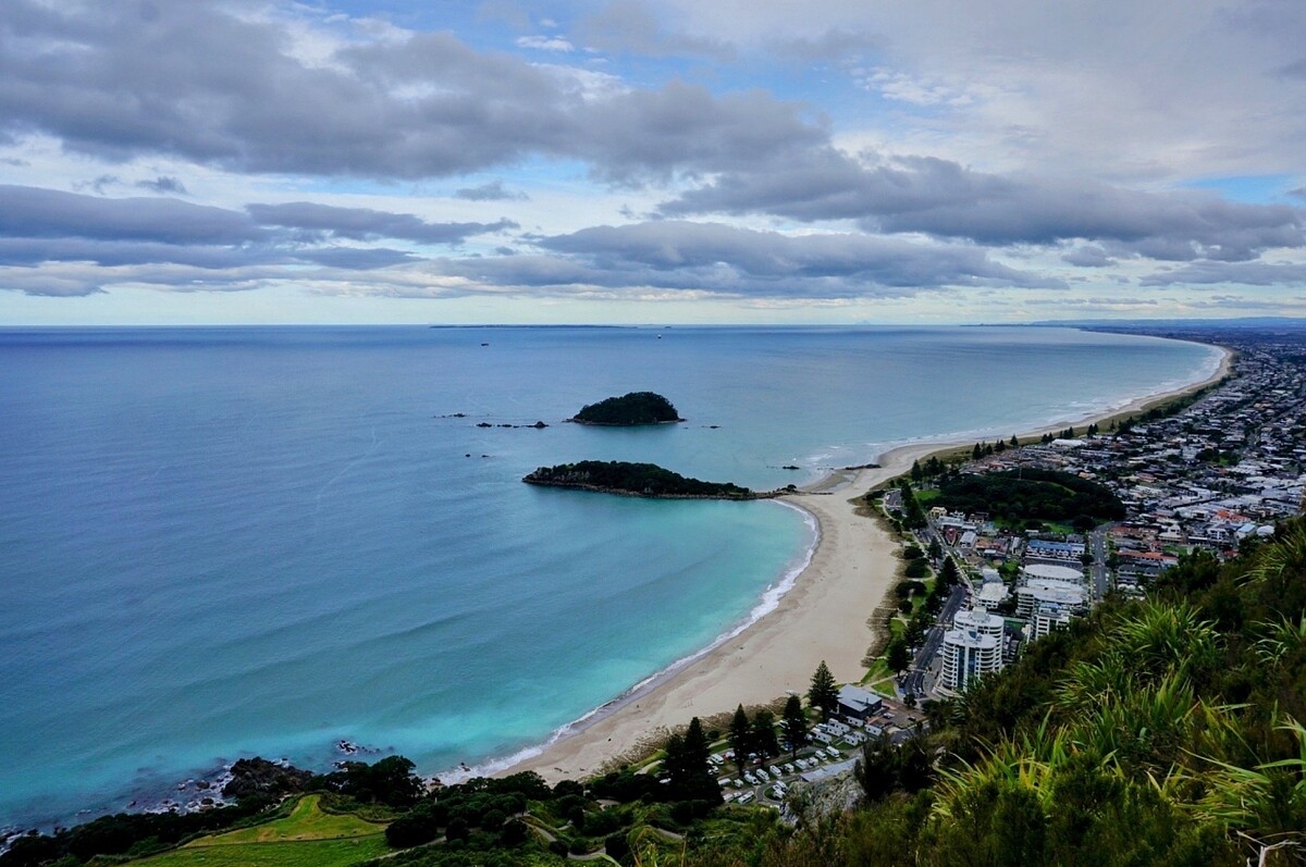 芒格努伊山是紐西蘭豐盛灣大區的城市之一。