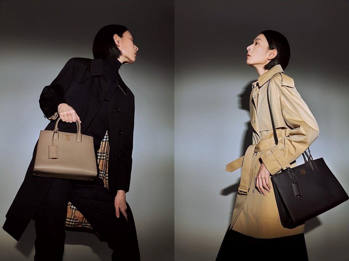 迷你Frances包 淺鞍褐色、Camden Heritage系列中長大衣；小型Frances包 黑色、三層Gabardine風衣。(All By Burberry)