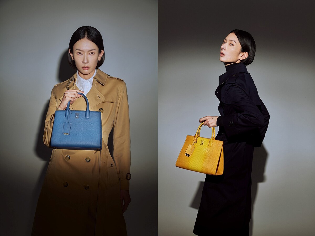 迷你Frances包 海軍藍、長版Kensington Heritage系列風衣；迷你Frances包 冷檸檬/金盞花、長版Waterloo Heritage系列風衣。(All By Burberry)