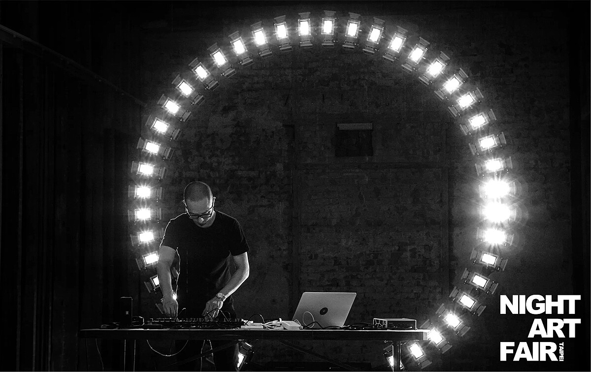 台灣聲光藝術先驅姚仲涵帶來一夜駐村展演。