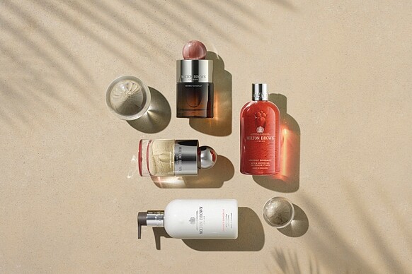 Molton Brown Heavenly Gingerlily 聖境花舞系列主視覺。