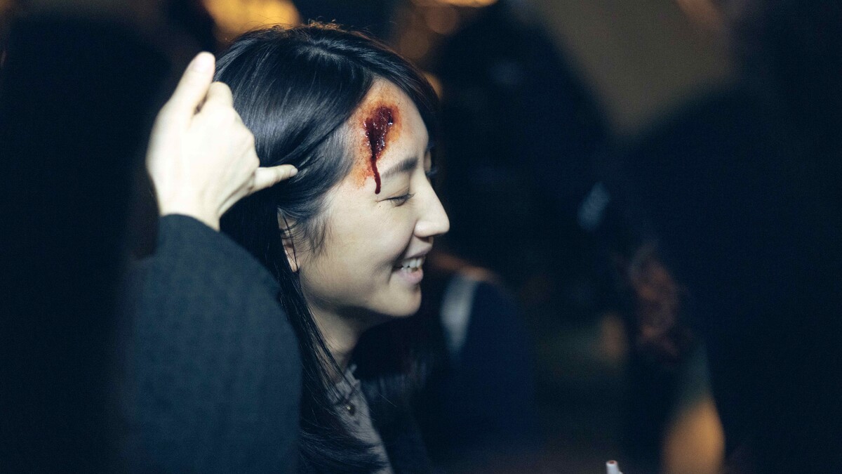 柯佳嬿在《模仿犯》飾反轉劇情最關鍵的受害角色，笑說收到眾多觀眾關心她的頭痛不痛