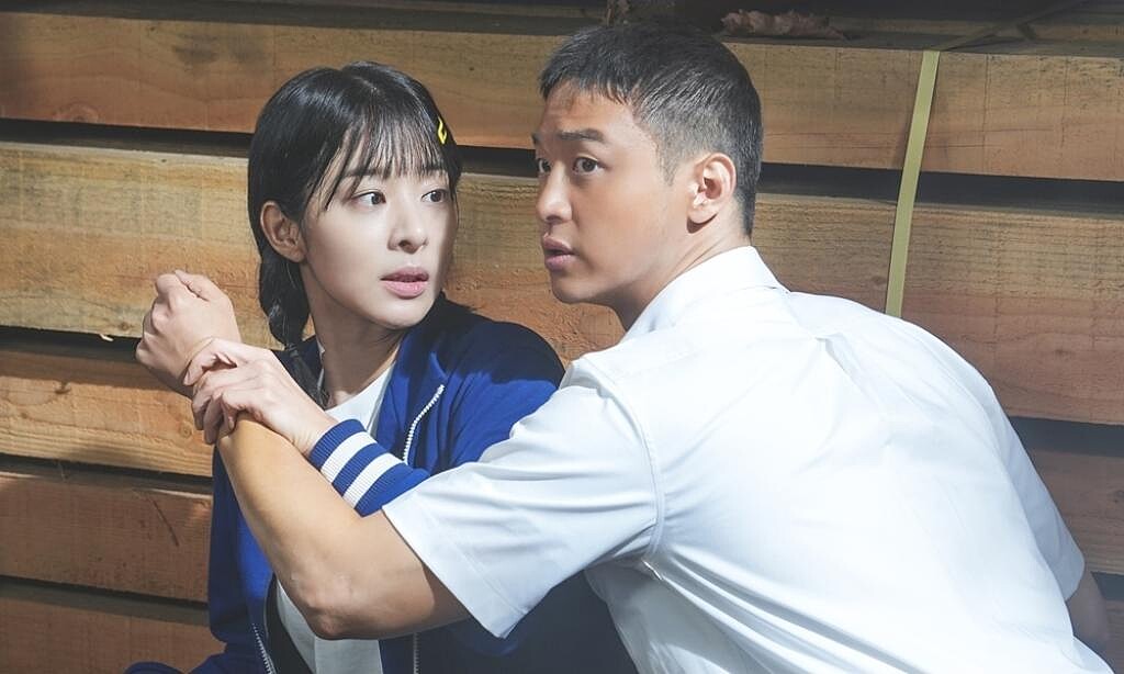 《綠洲》張東潤（右）和薛仁雅上演時代虐戀