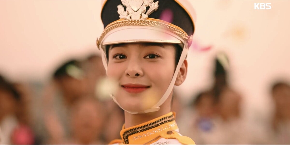 《綠洲》薛仁雅穿著儀隊制服樣貌絕美