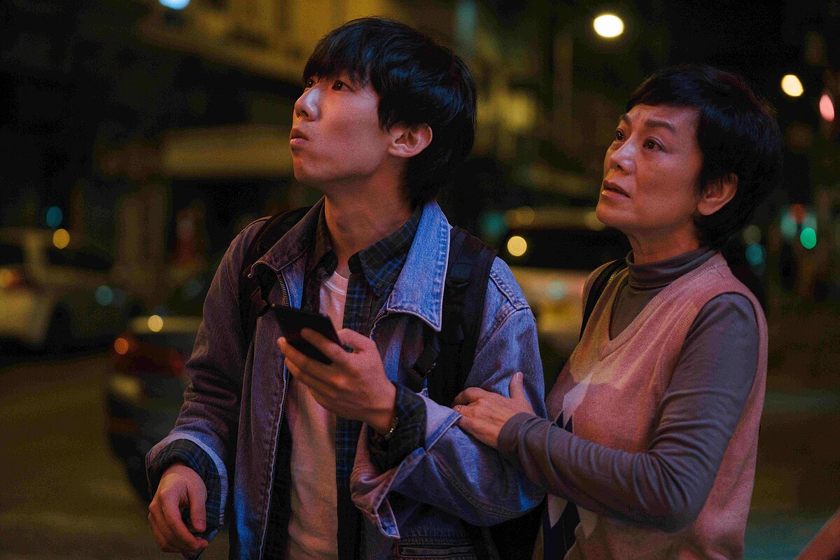 張艾嘉周漢寧沿街尋訪霓虹燈招牌