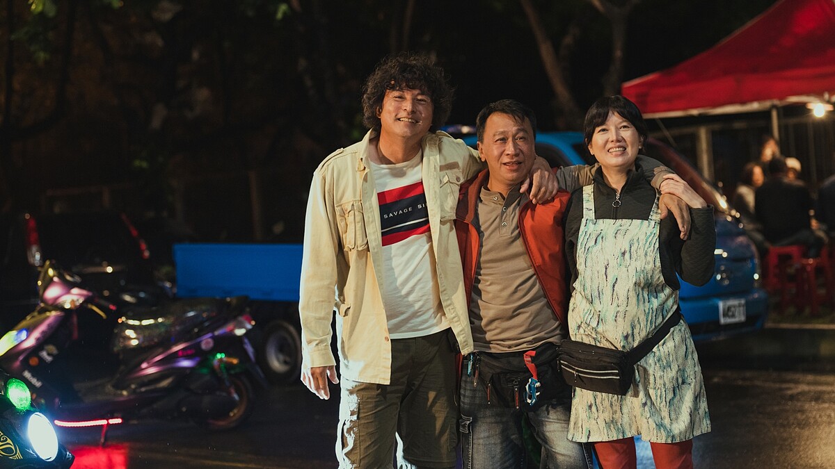 李銘順、游安順、苗可麗等演員在《做工的人 電影版》實際參與鐵皮屋搭建過程,被導演要求演員們需自然地融入其中,一起把新鐵皮屋的蓋好。