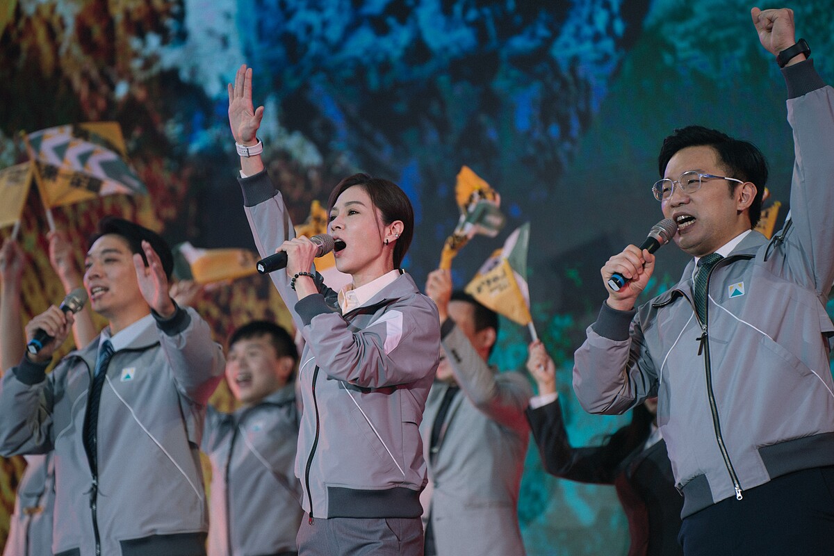 雙金影后謝盈萱《人選之人》化身幕僚 號召上千臨演踏上凱道吶喊助選《人選之人-造浪者》王淨踏上凱道拍攝，直呼：不敢相信！