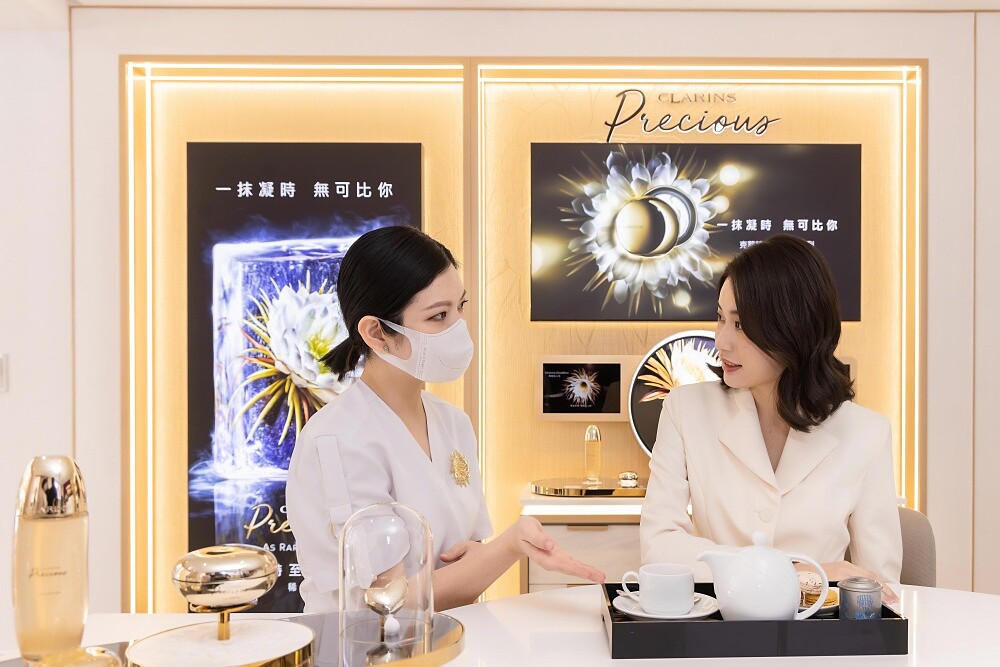 課程後享用精緻法式點心與茶飲。