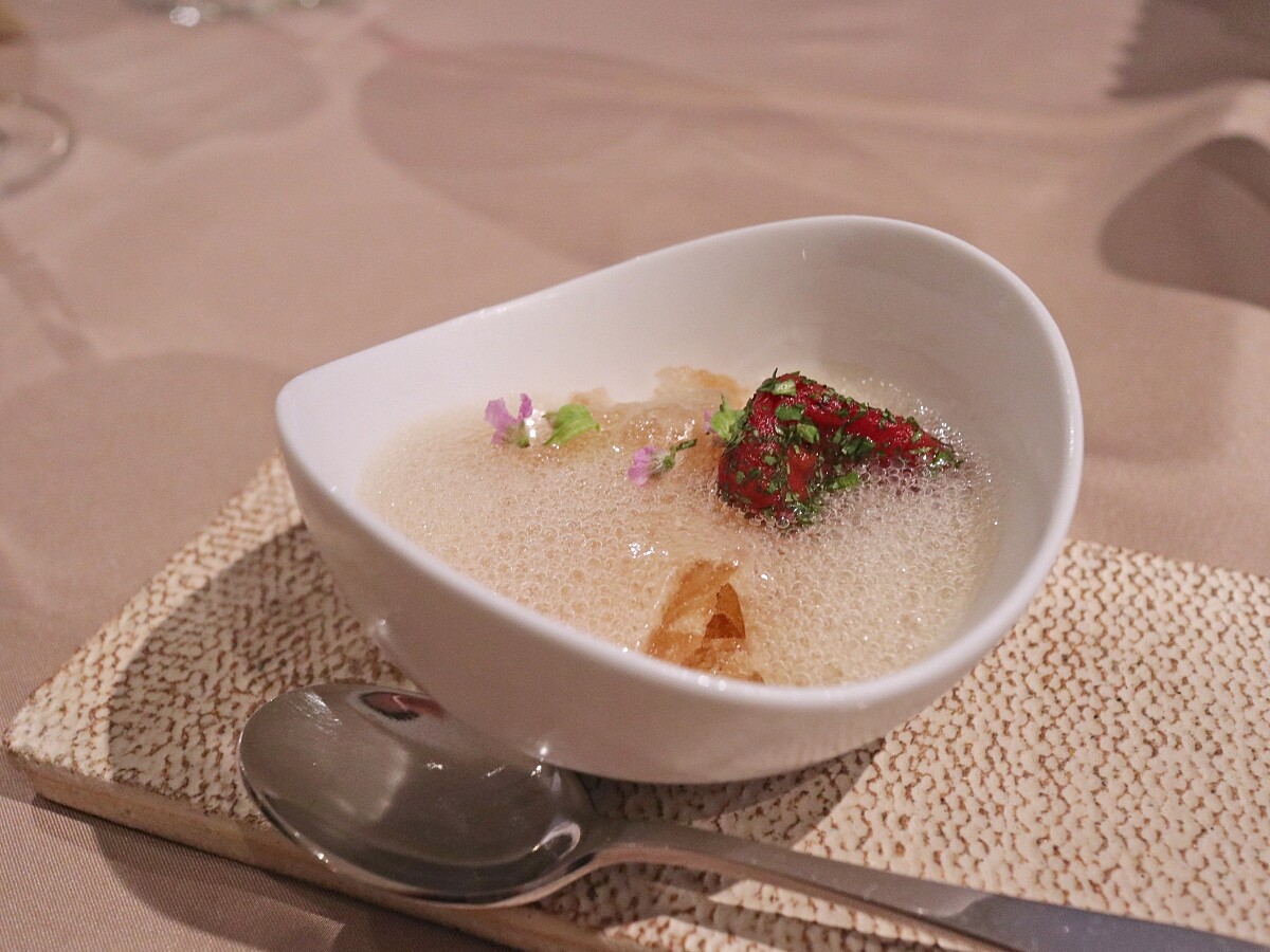 「紅烏龍梅酒冰沙」。