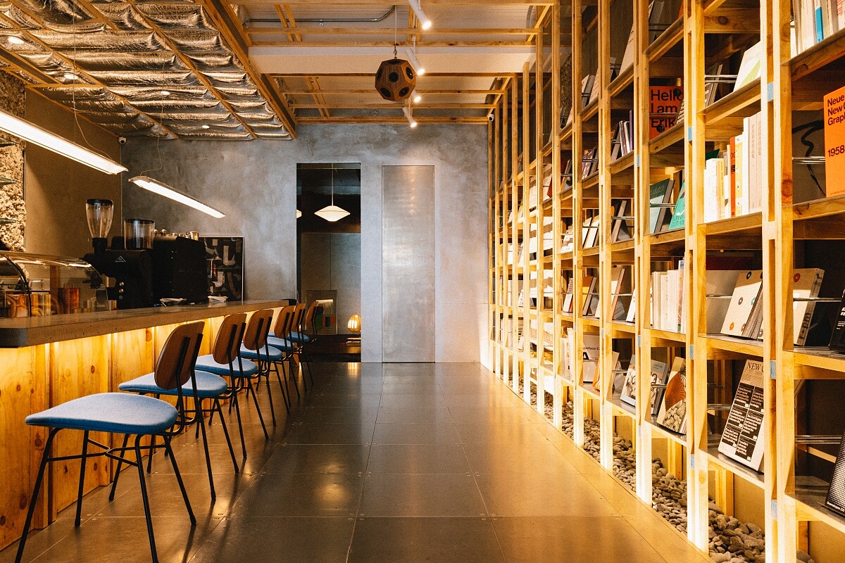 位於松江南京商圈的重本書店。