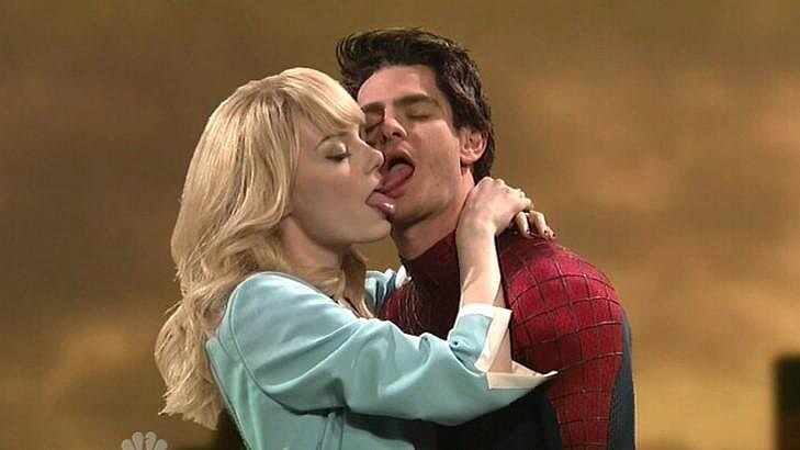沒有偶像包袱！Emma Stone無尺度喇季激吻蜘蛛人Andrew Garfield