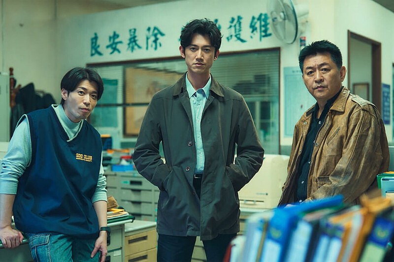 《模仿犯》郭曉其與林尚勇(右,庹宗華飾)、張大超(左,侯彥西飾)是檢警最佳拍檔