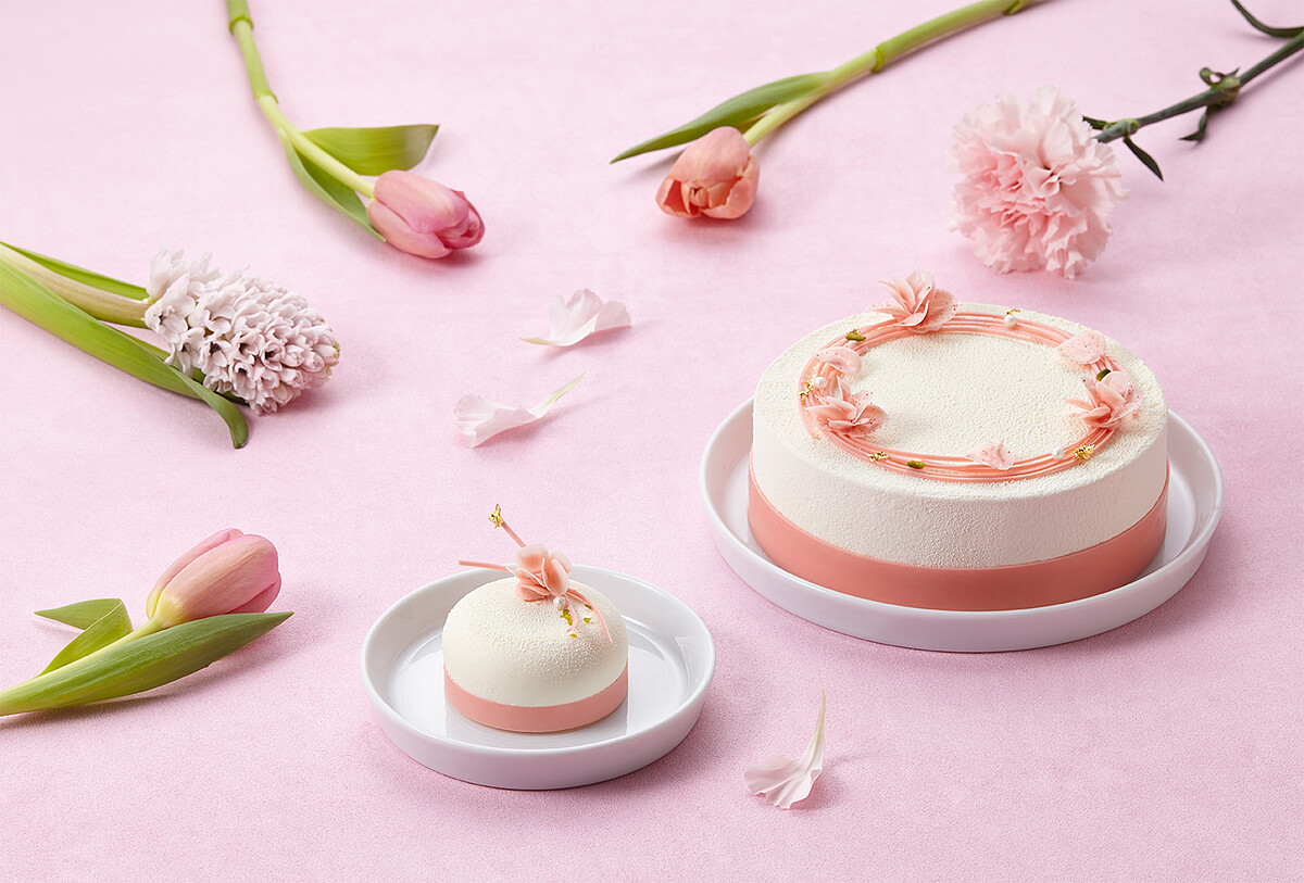 「赤子之馨」母親節蛋糕NTD1,180元（6吋），4/20前預訂可享早鳥8折優惠，誠品人會員獨享訂購期間9折禮遇。