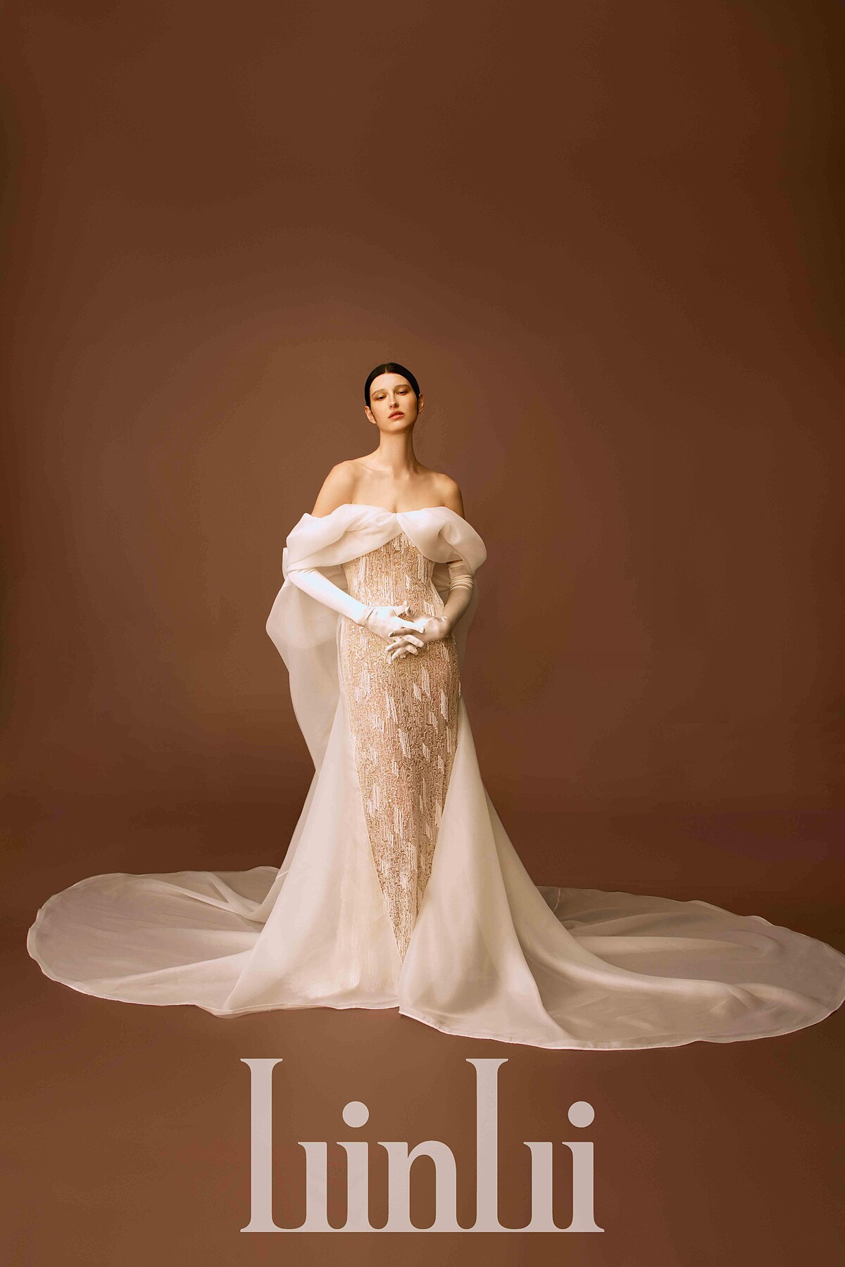 珠繡蕾絲窄擺白紗