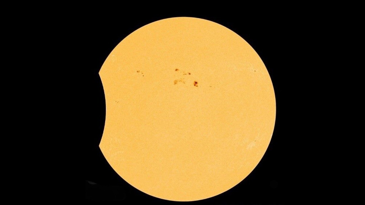 罕見天文現象「複合日食」登場！台灣可見日偏食、各地觀測時間公開，錯過等7年