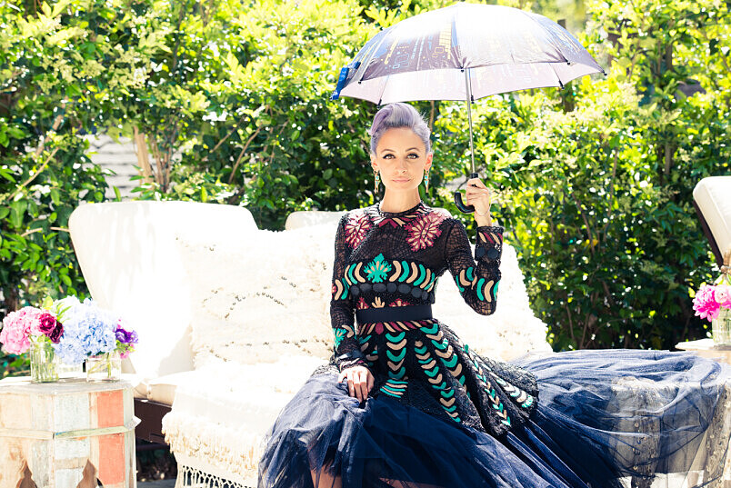 妮可表示因為家人的關係，從小便認識芭莉絲