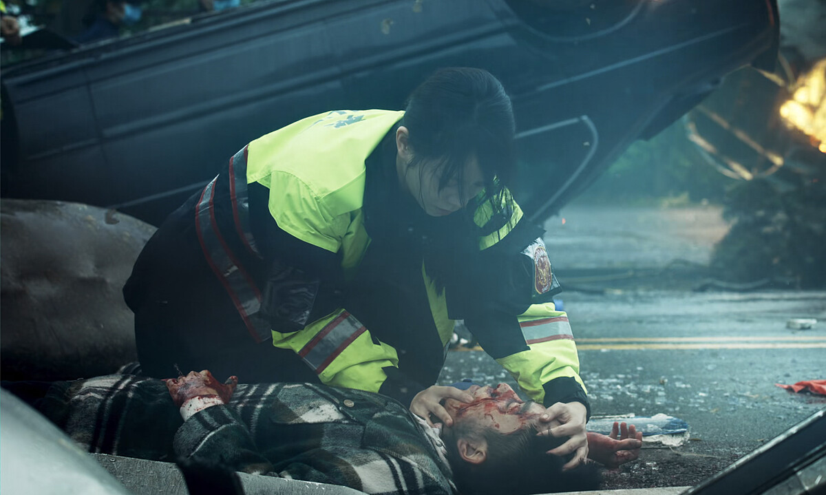 宋芸樺分享自己和曾敬驊在拍攝CPR戲碼時，兩人沒說好，卻在拍攝現場的廁所遇上，為吻戲各自都謹慎刷了牙。