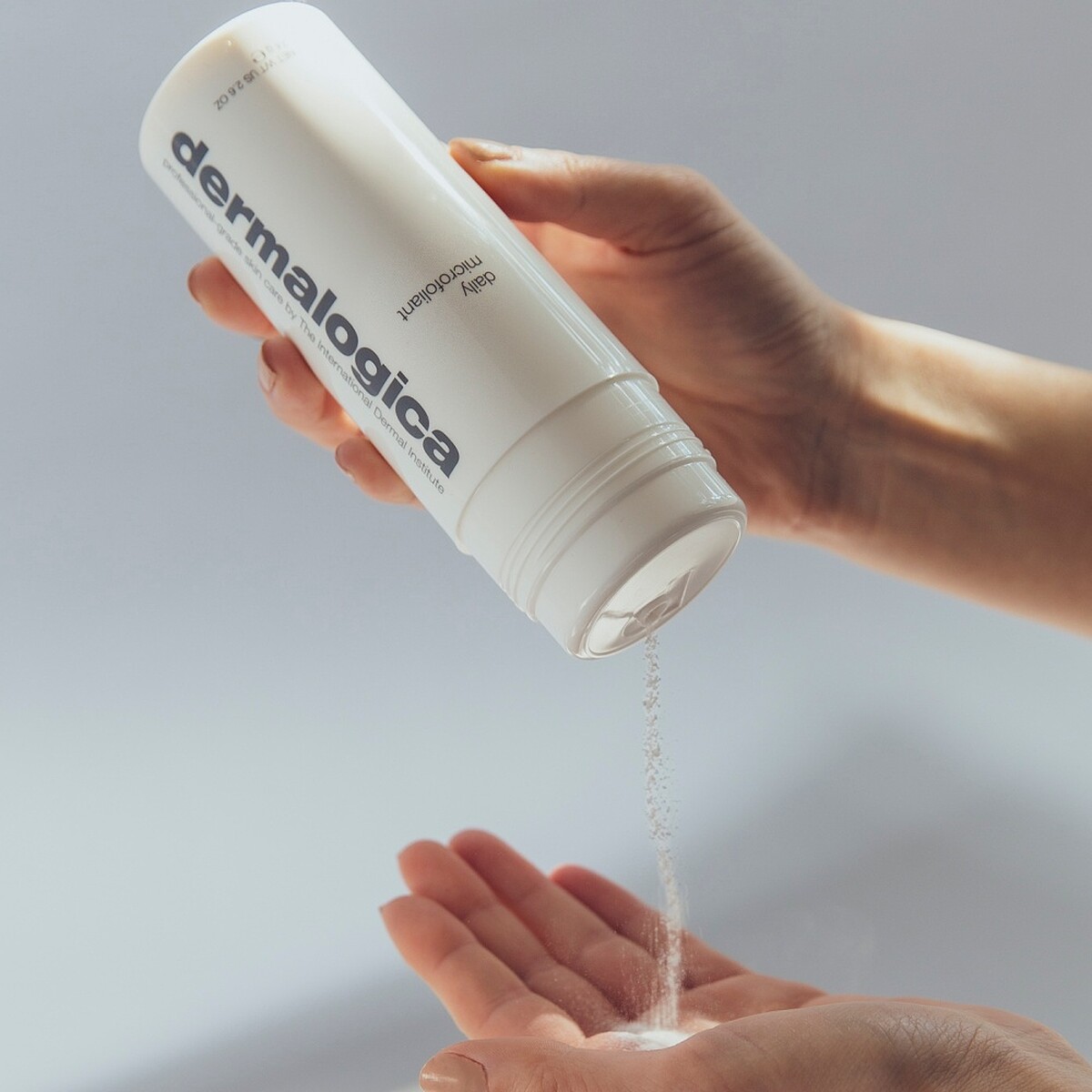 德卡精微亮顏素74g，NT2500