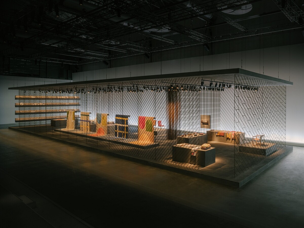 用鐵桿與混凝土建構而成展場空間。