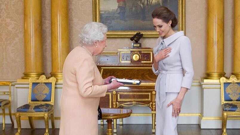 女神受封女爵士！安潔莉娜裘莉：「性暴力罪犯，SHAME on you！」