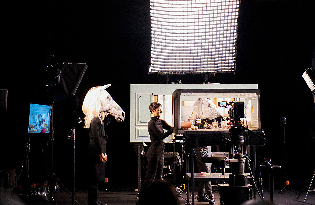 比利時導演 Jaco Van Dormael 和編舞家 Mich&egrave;le Anne De Mey 合力構築的愛馬仕奇幻宇宙。