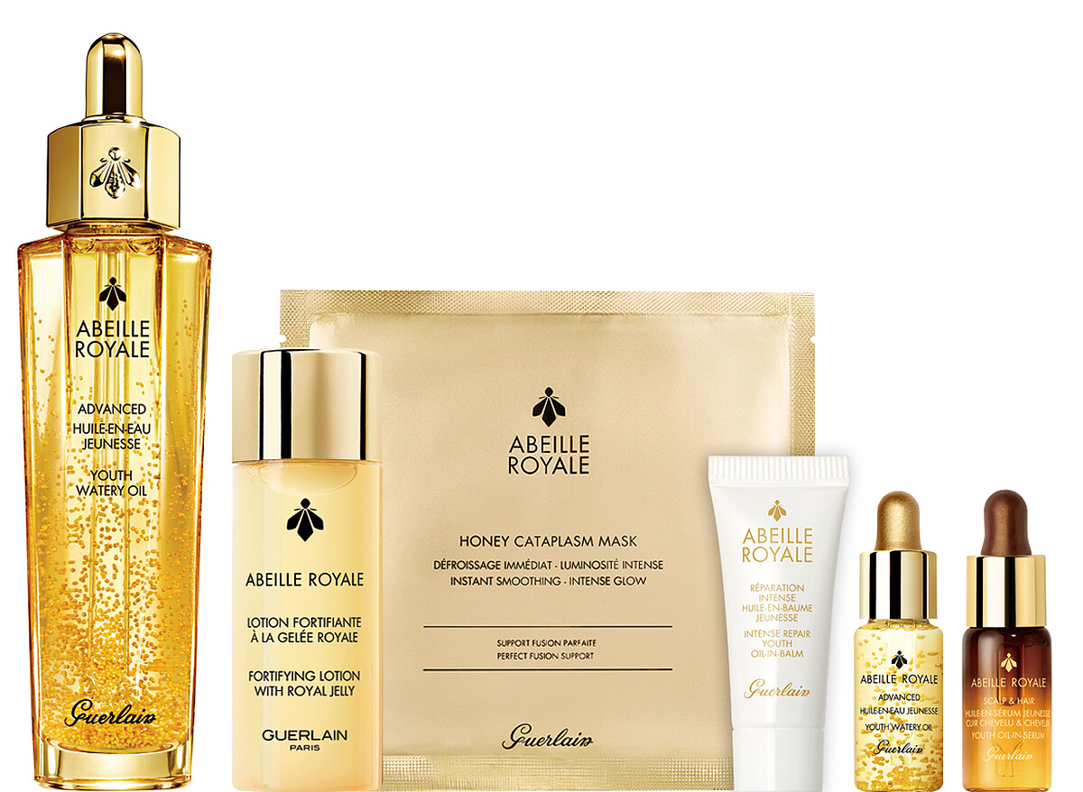 買：皇家蜂王乳平衡油 50ml，贈：皇家蜂王乳蜜露 40ml 皇家蜂王乳平衡油3G 5ml、皇家蜂王乳頭皮修護精華 5ml、皇家蜂王乳臉部身體全能乳霜 5ml、皇家蜂王乳3D繃帶超導面膜 單片裝，優惠價$ 5,500，價值$ 9,152【62折優惠】。