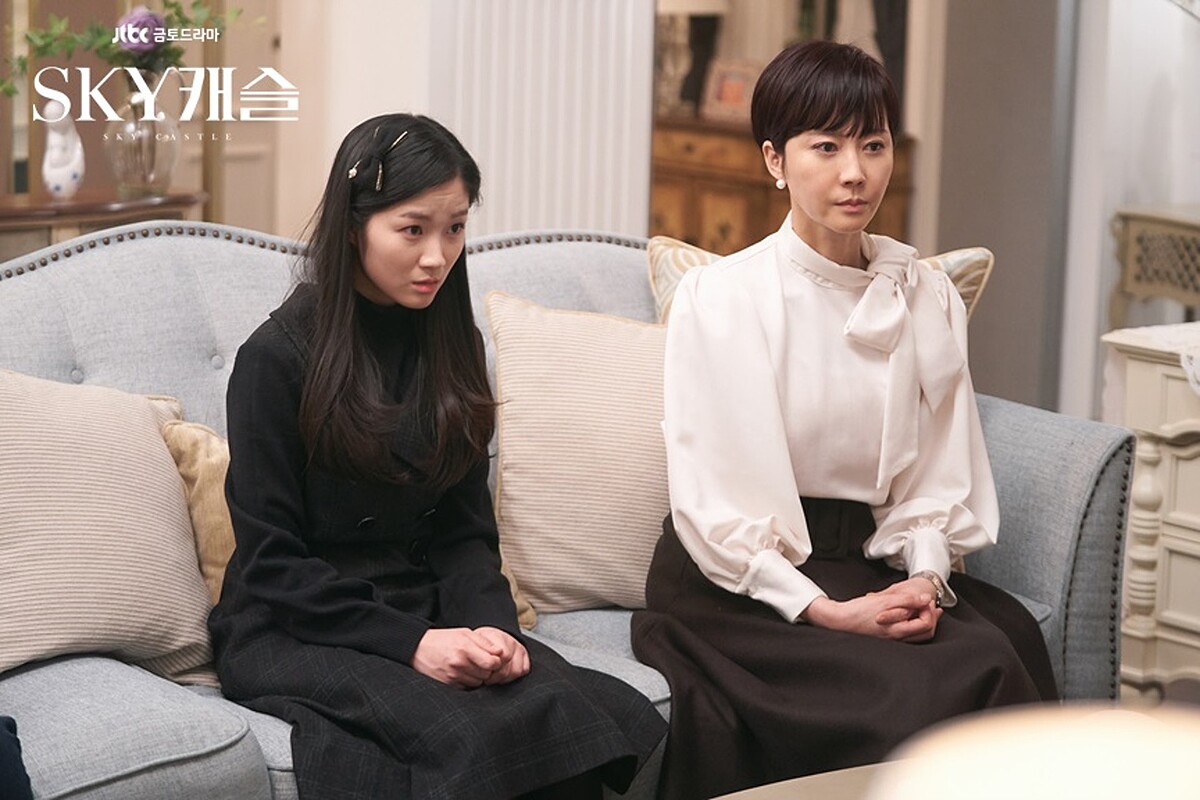 《Sky Castle》金惠奫(左)與廉雅晶(右)演母女