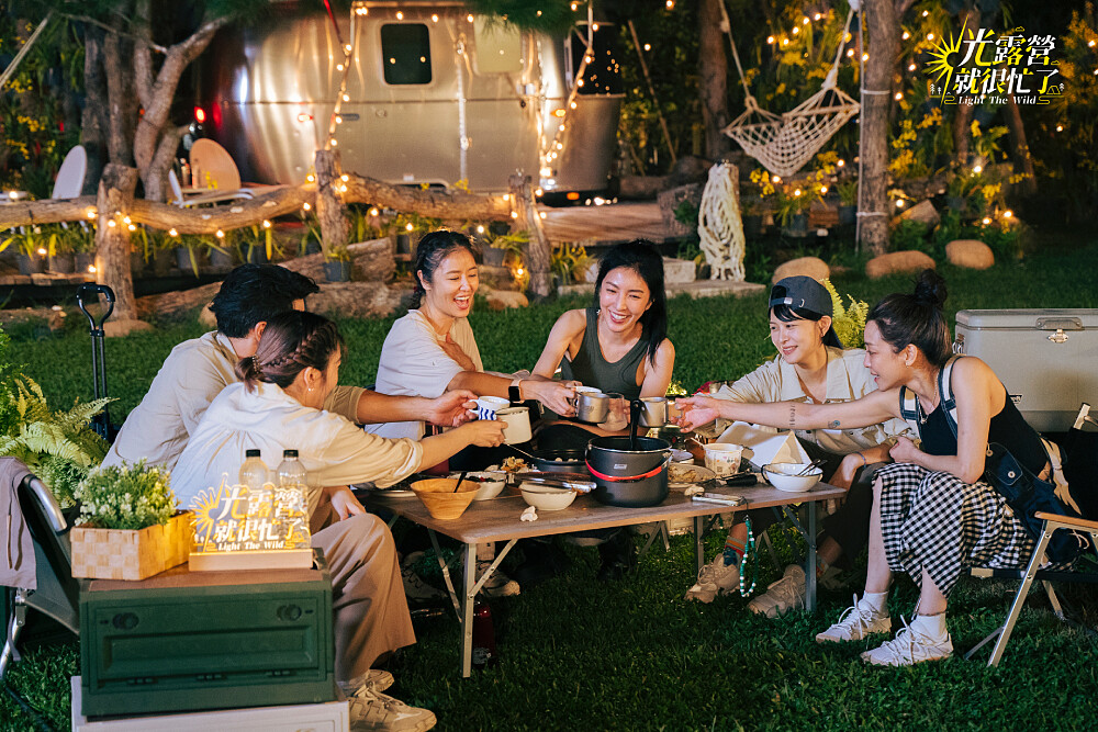光露營就很忙了以慢綜藝之姿躍上Netflix排行榜。圖／TVBS提供