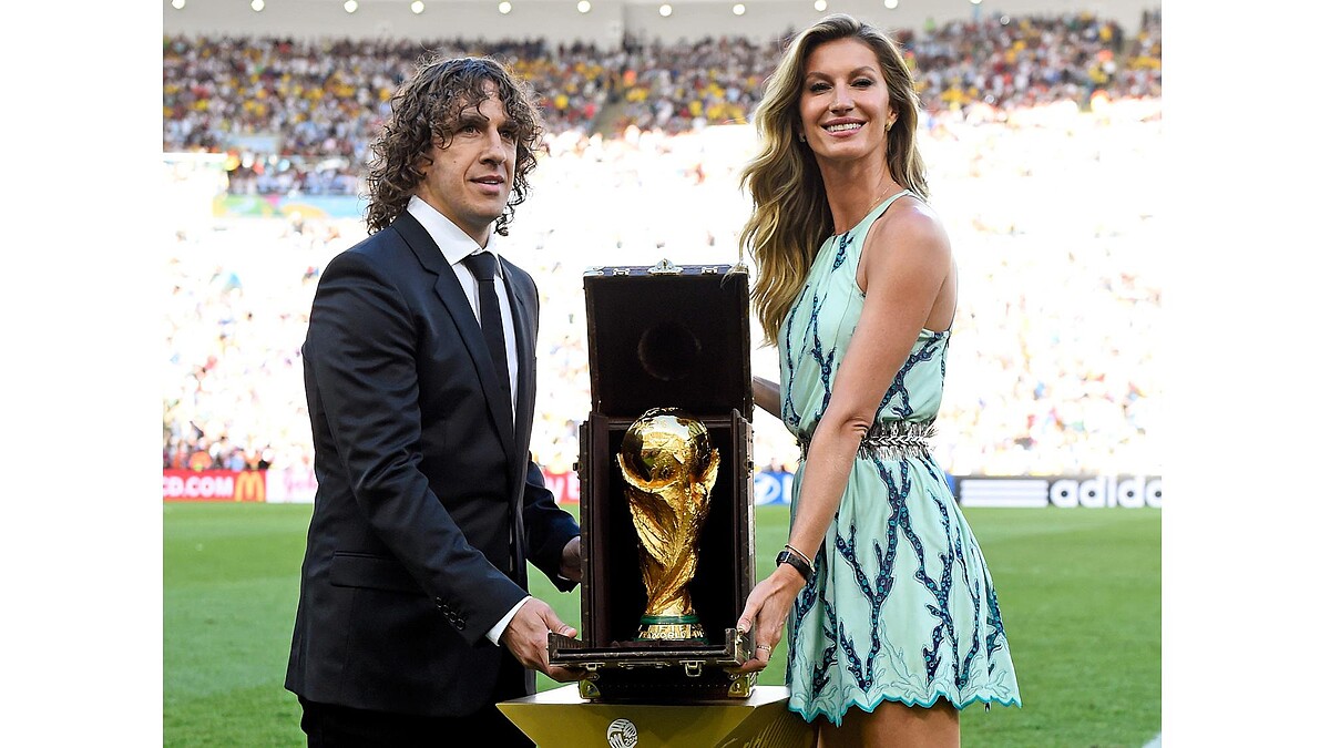  2014巴西世界盃足球賽獎座 X 路易威登LV手提硬箱霸氣現身決賽場地！