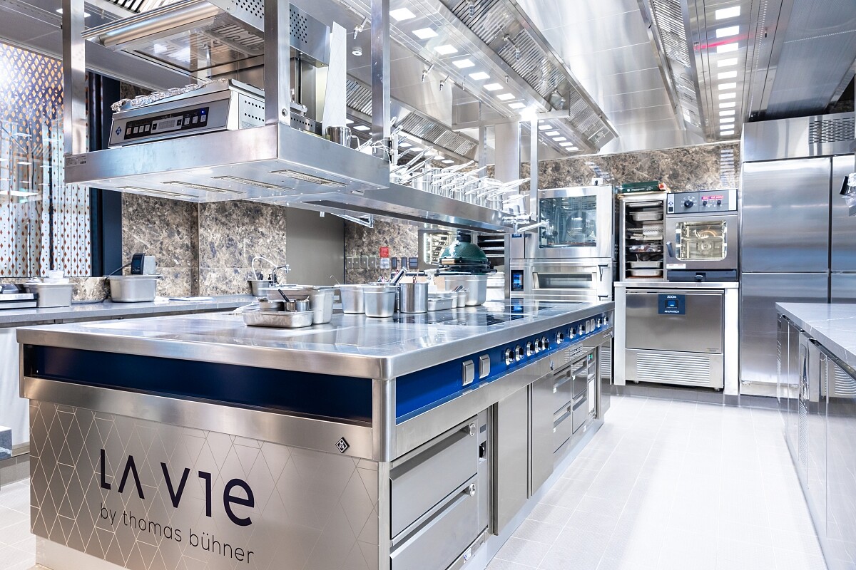 頂級廚房大小細節都由主廚一一把關。