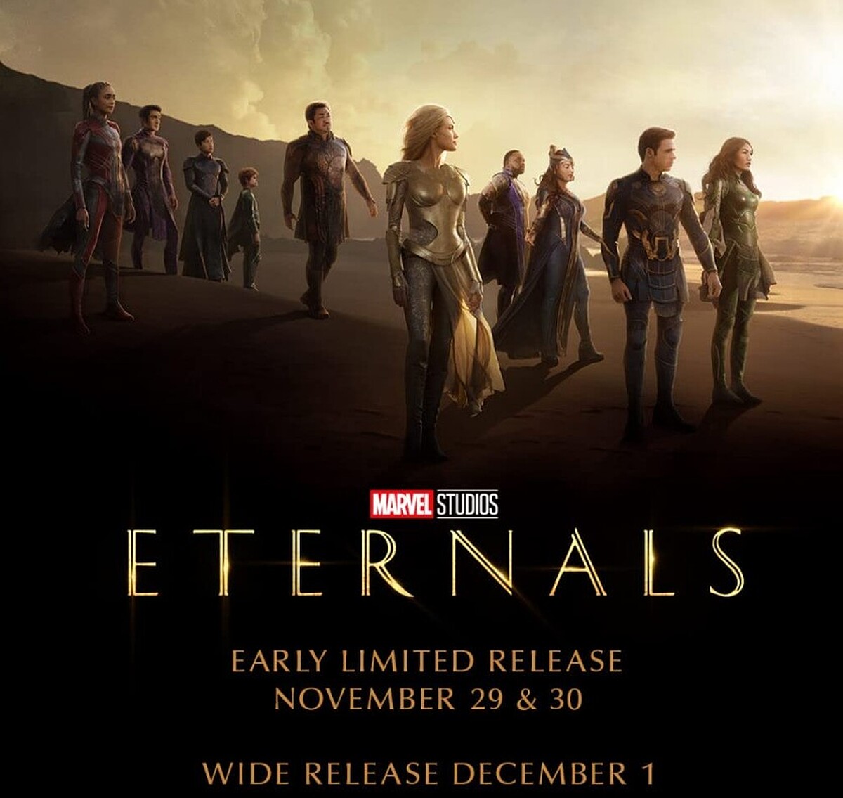 《永恆族》馬東石(左五)