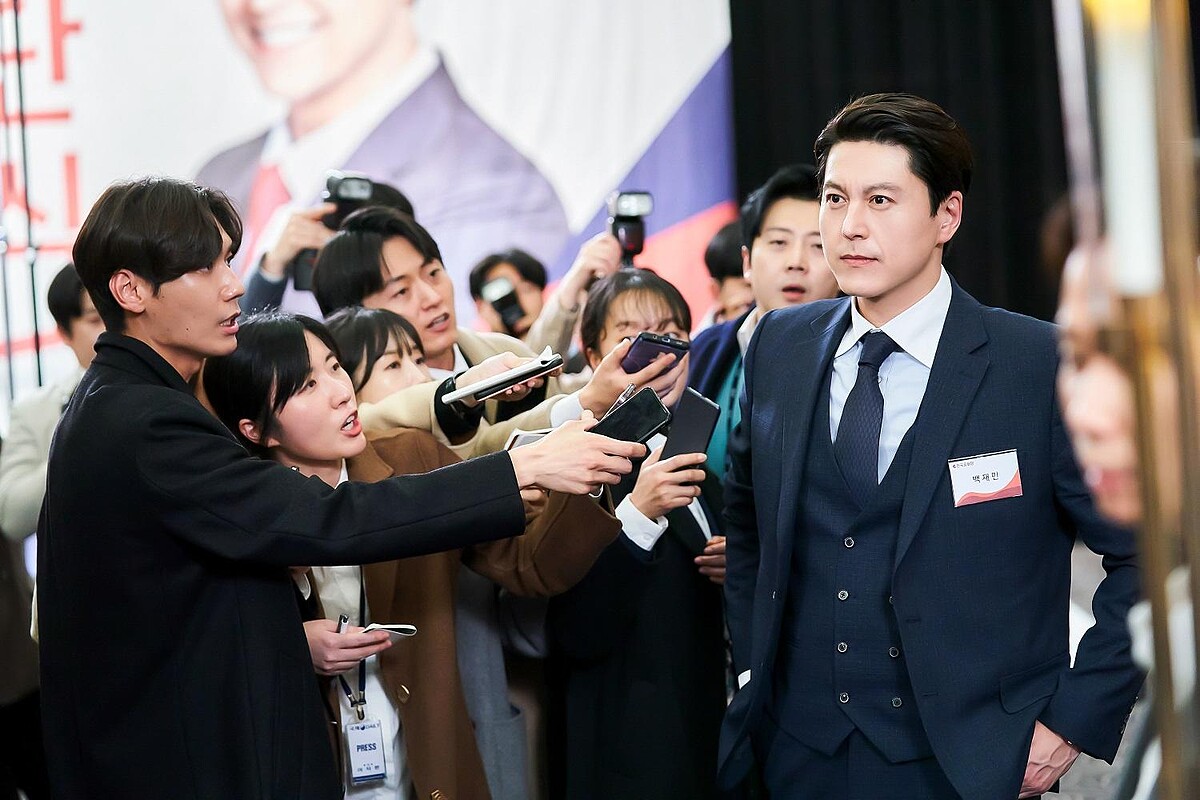 《造后者》白宰民(右)在婚外情爆發之後,開始自亂陣腳